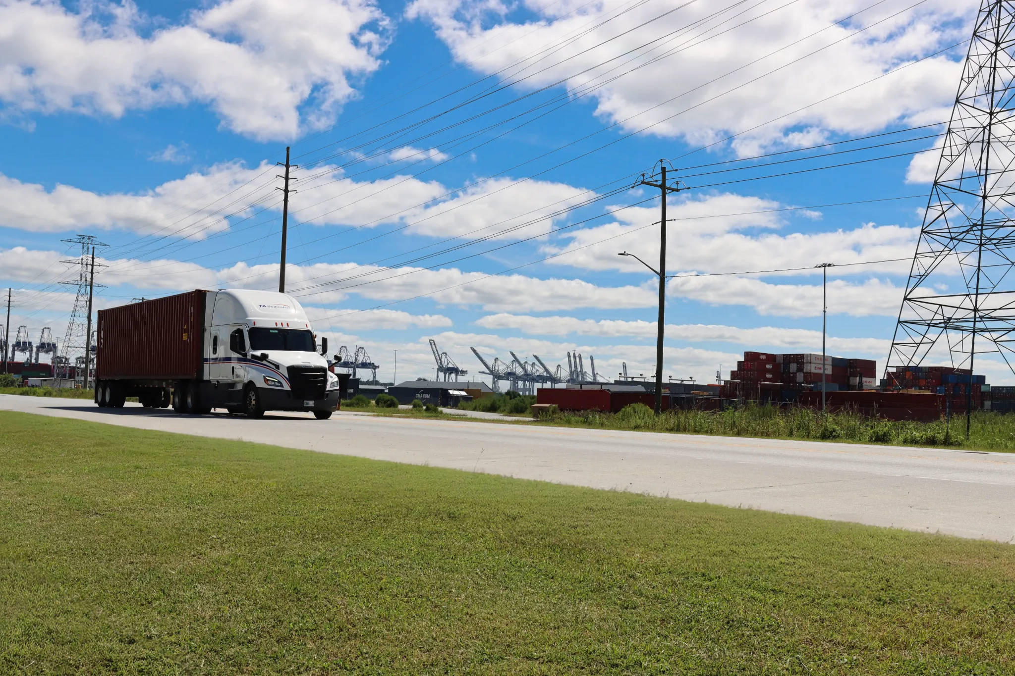 Connected Port Distribution and Warehousing