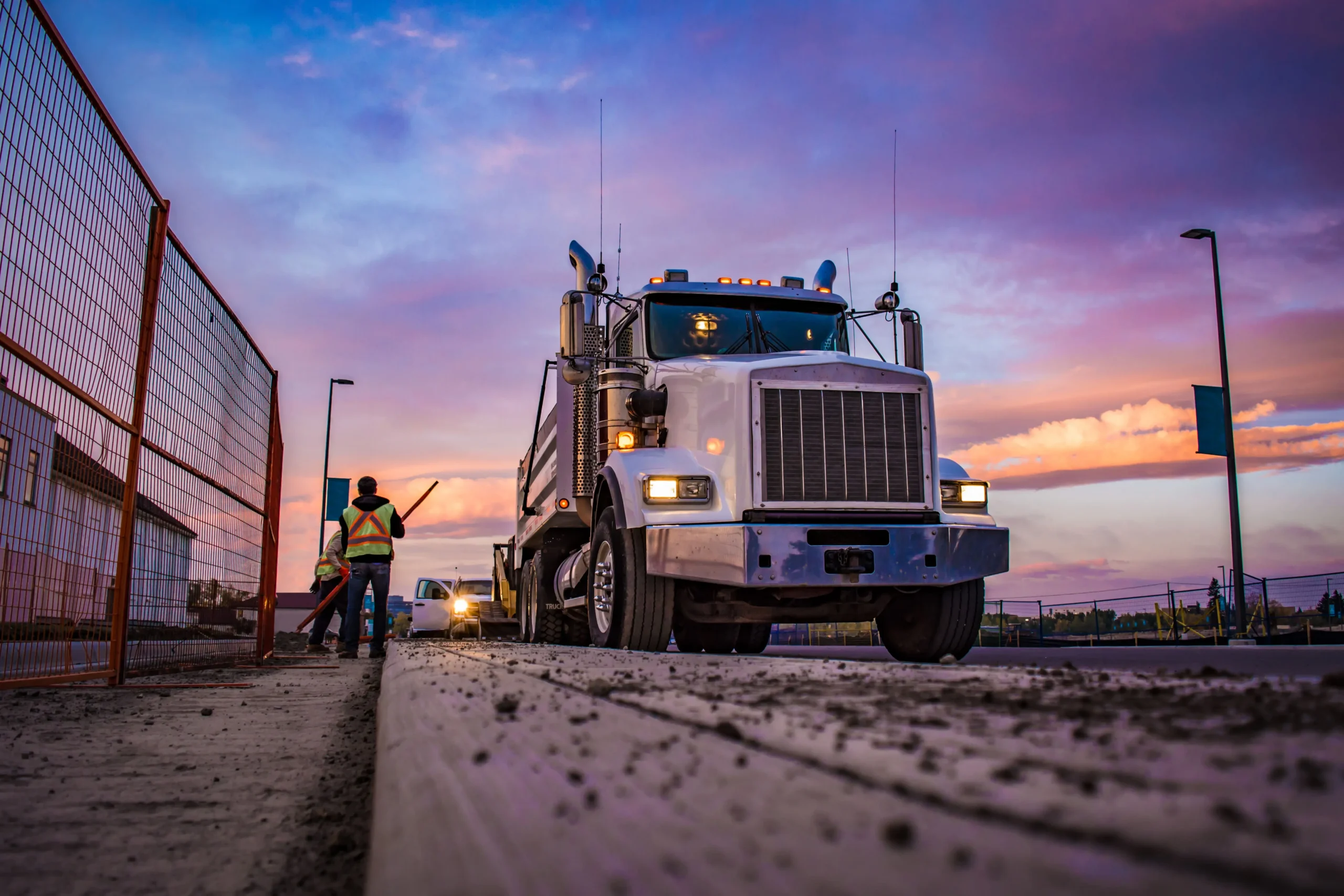 Job site delivery and on-site logistics services